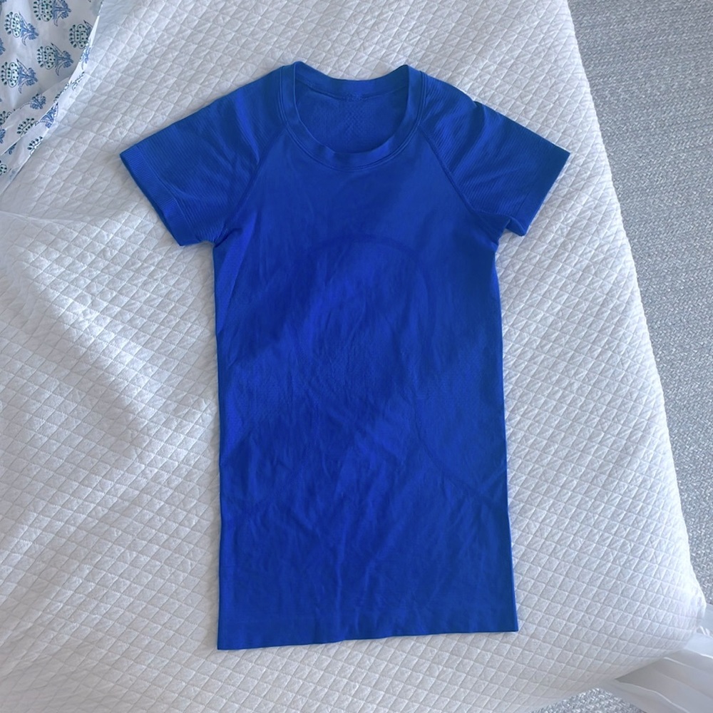 Lululemon Swiftly Tech Short Sleeve Shirt 2.0 in Blazer Blue Tone